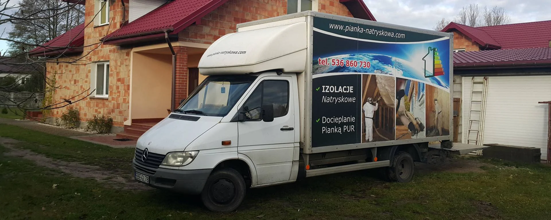 Pianka PUR czy Tradycyjna Izolacja? 4 Powody, Dlaczego Wygrywa z Wilgocią